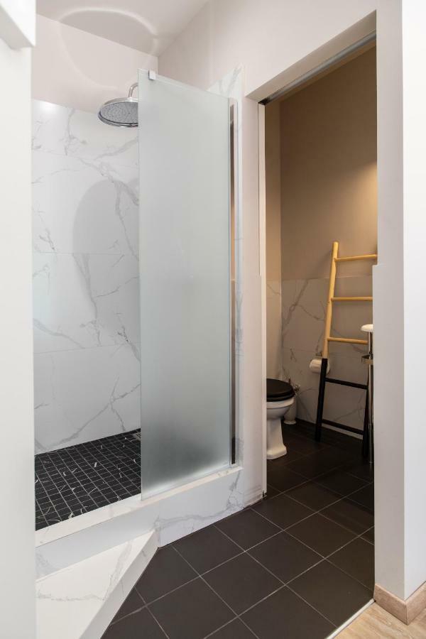 Bespoke House Athens Aparthotel ภายนอก รูปภาพ
