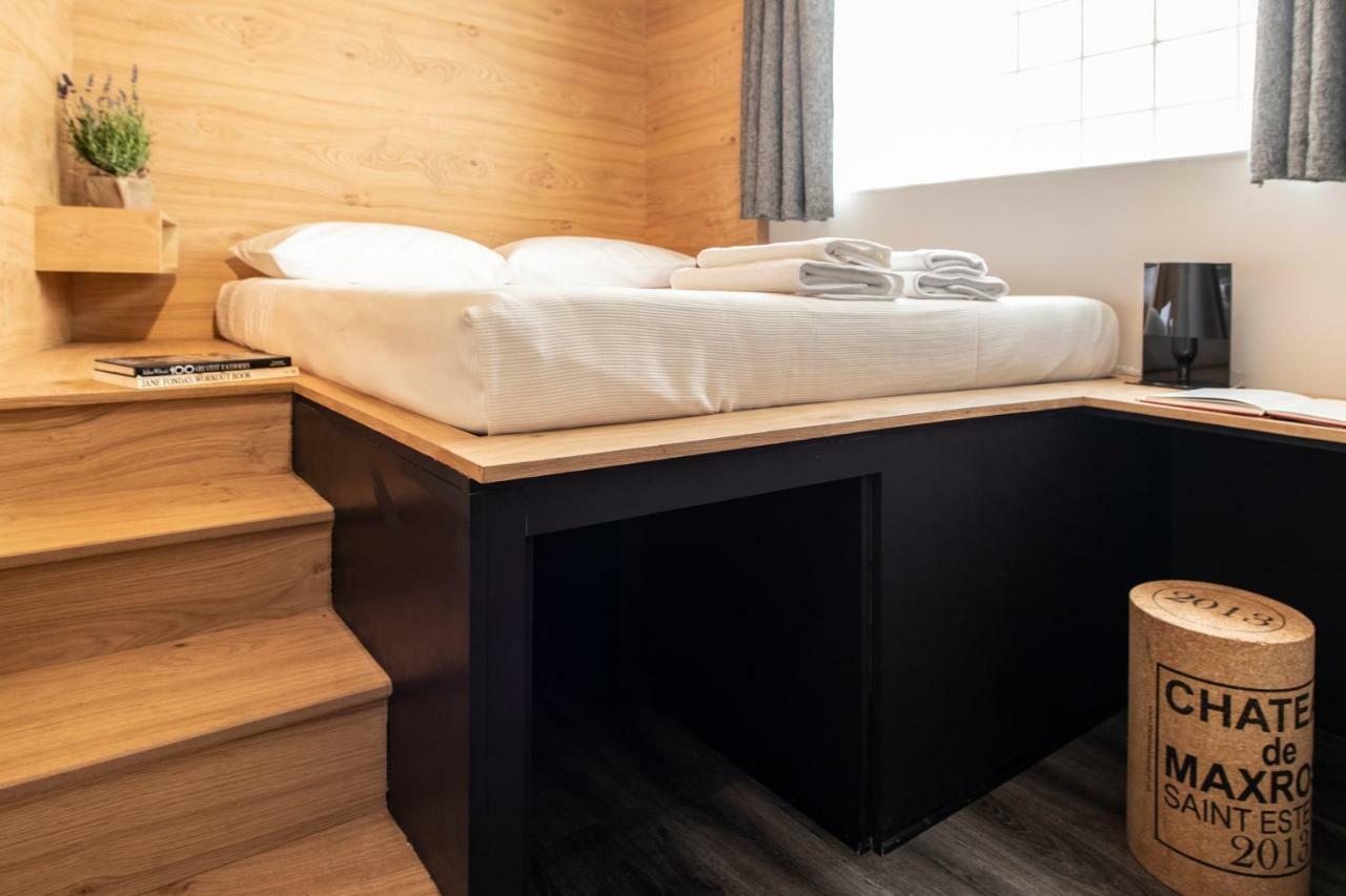 Bespoke House Athens Aparthotel ภายนอก รูปภาพ