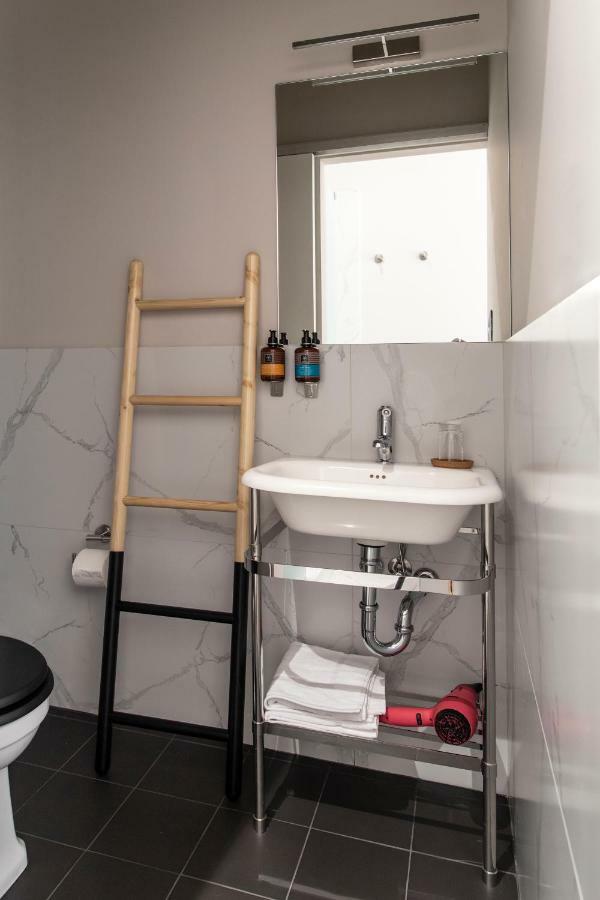 Bespoke House Athens Aparthotel ภายนอก รูปภาพ