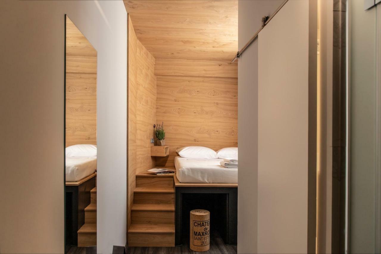 Bespoke House Athens Aparthotel ภายนอก รูปภาพ